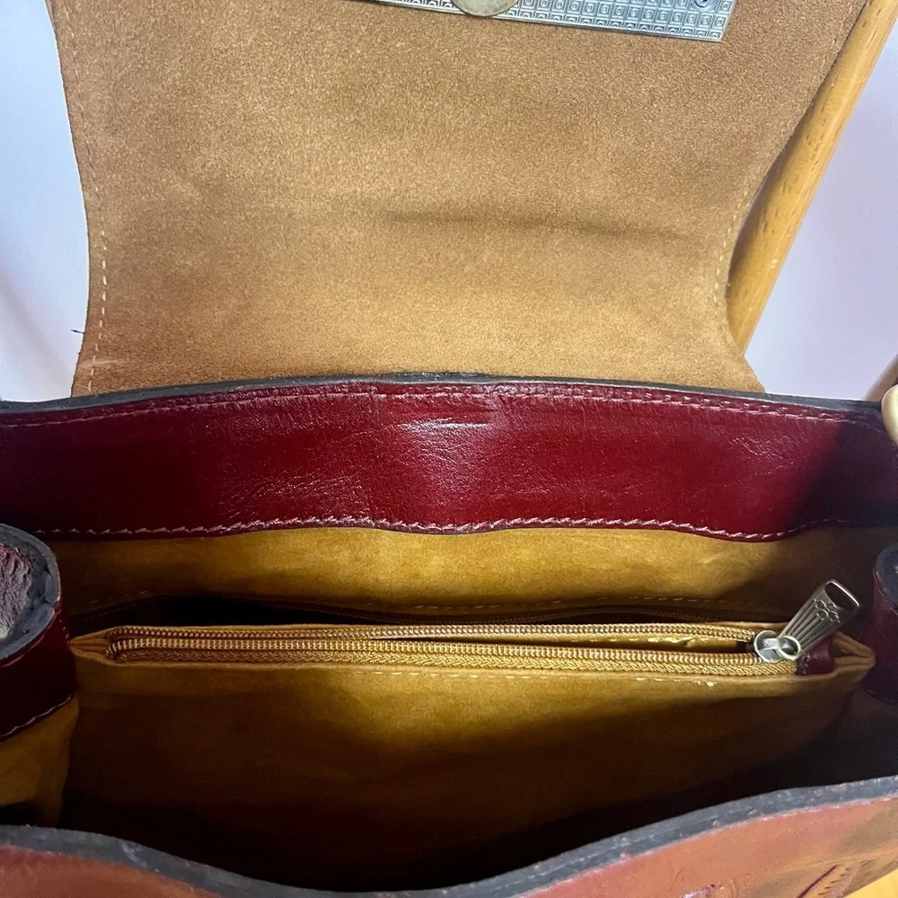 Patricia Nash Like New Burgundy Embossed Shoulder Bag - Picture 9 of 9